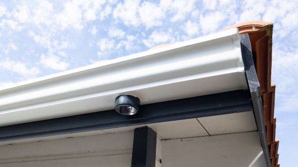 Seamless Gutters Installation in Lenoir City
