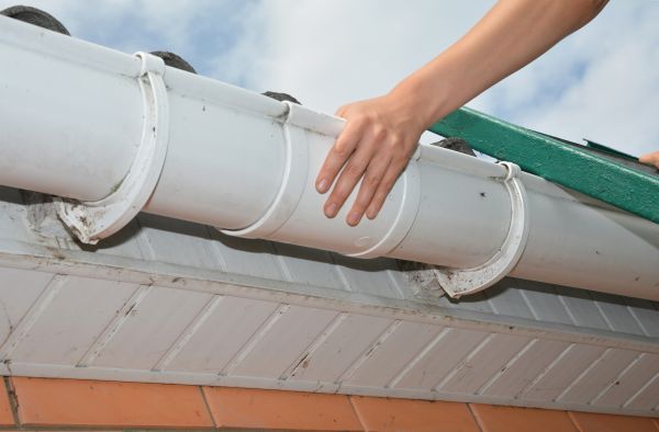 Gutter Reattachment in Lenoir City